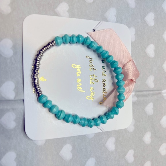 Jewelry - Beaded Turquoise bracelet